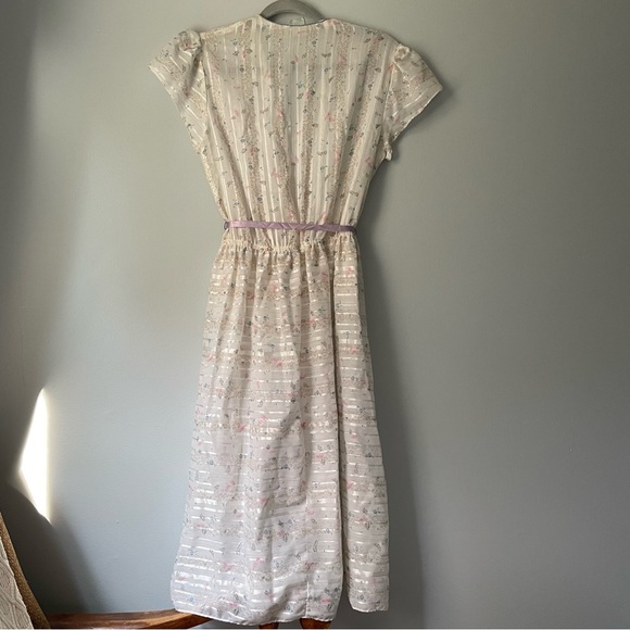 Union Made in USA Vintage Light Airy Embossed Pintstripe Floral Dress Coquette - Picture 5 of 7